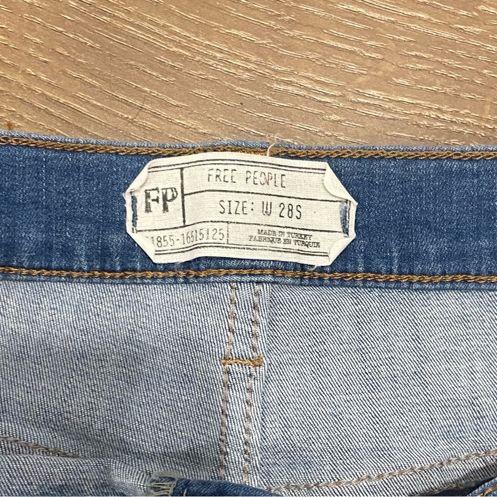 Free People Shark Bite Distressed Ripped Skinny Ankle Jeans Raw Hem 25” W 28” - Picture 5 of 10